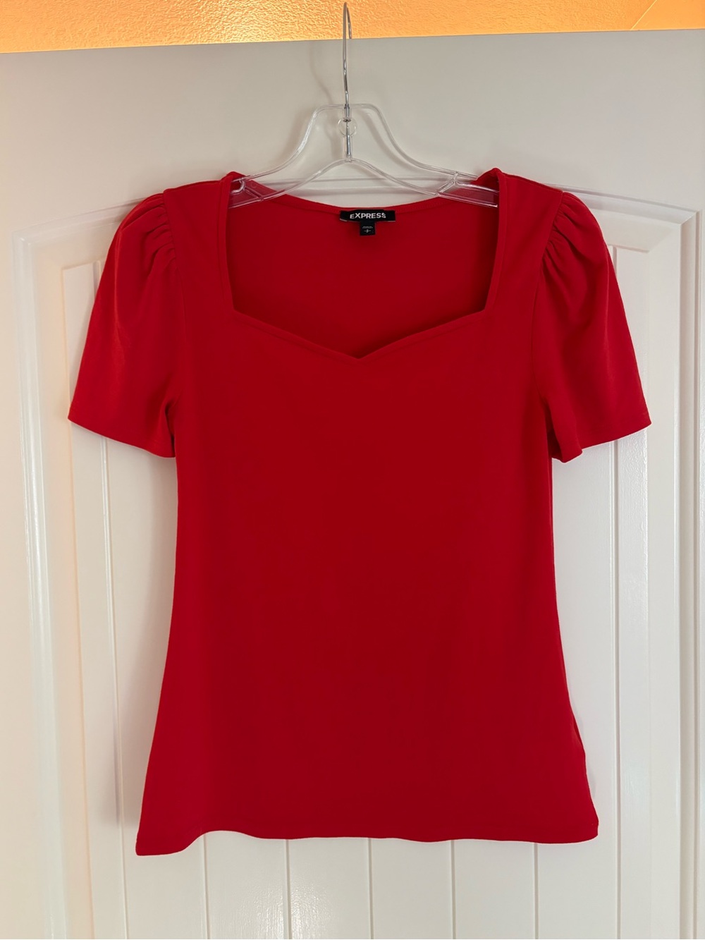 Express Sweetheart Neckline Short Sleeve Top in Red, Size Small